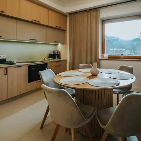 Visitzakopane - Gorace Zrodla Atena Apartman *